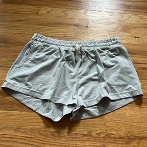 Vuori Halo Performance Short 2.0
Women's DreamKnit™ Shorts